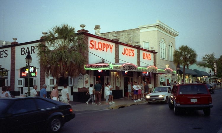 outside of sloppy joe's bar in kwy west